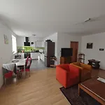 Apartman E2 - Gut Ausgestattete 3-zimmerwohnung 64 Qm, Fuer 1-3 Personen 1 Dz 1ez
