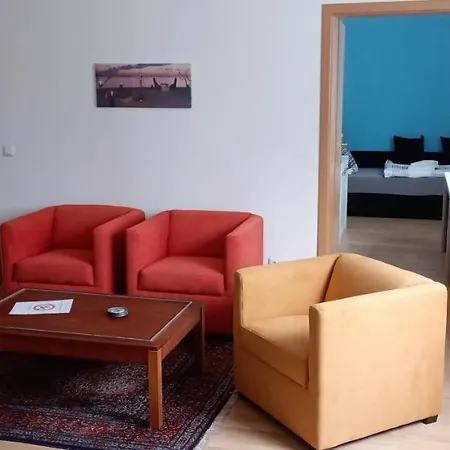 E2 - Gut Ausgestattete 3-zimmerwohnung 64 Qm, Fuer 1-3 Personen 1 Dz 1ez Apartment