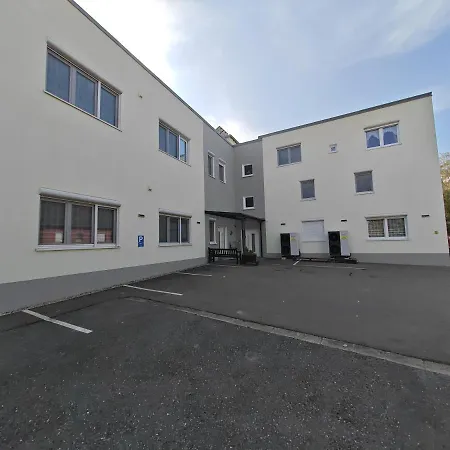 E2 - Gut Ausgestattete 3-zimmerwohnung 64 Qm, Fuer 1-3 Personen 1 Dz 1ez Apartman Grafenwöhr