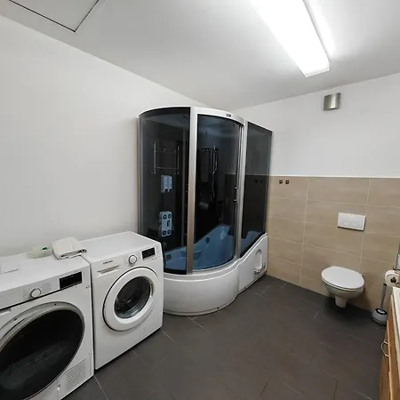 E2 - Gut Ausgestattete 3-zimmerwohnung 64 Qm, Fuer 1-3 Personen 1 Dz 1ez *