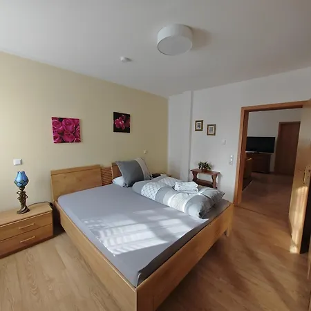 E2 - Gut Ausgestattete 3-zimmerwohnung 64 Qm, Fuer 1-3 Personen 1 Dz 1ez * Grafenwohr