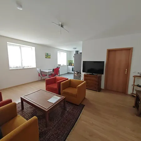 E2 - Gut Ausgestattete 3-zimmerwohnung 64 Qm, Fuer 1-3 Personen 1 Dz 1ez