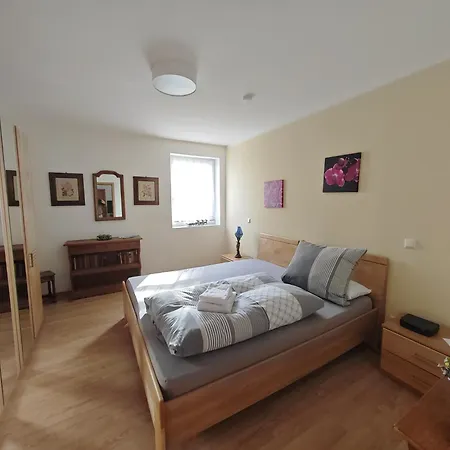 E2 - Gut Ausgestattete 3-zimmerwohnung 64 Qm, Fuer 1-3 Personen 1 Dz 1ez Grafenwohr