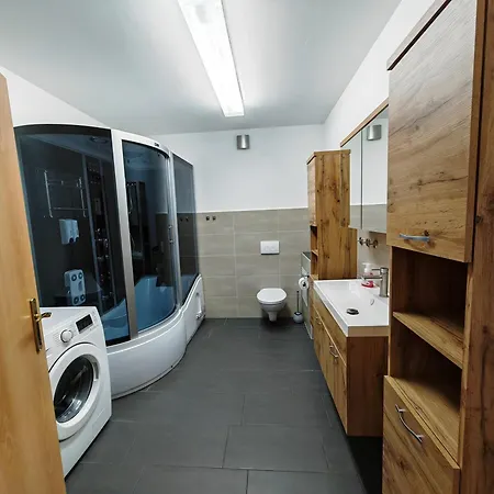 E2 - Gut Ausgestattete 3-zimmerwohnung 64 Qm, Fuer 1-3 Personen 1 Dz 1ez * Grafenwohr